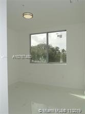 Foto del edificio - 520 Foster Rd