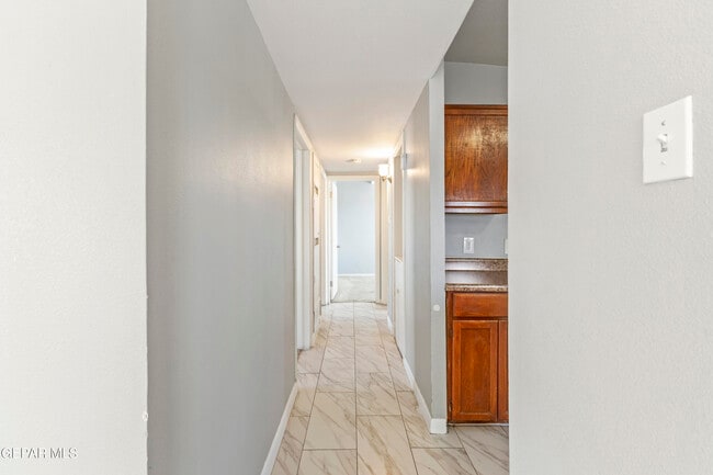 Foto del edificio - 1015 N Clark Dr