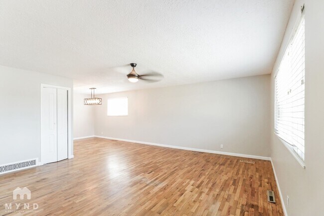 Foto del edificio - 381 Marquette Dr