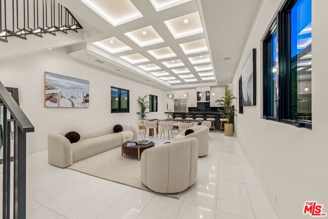 Foto del edificio - 9511 National Blvd
