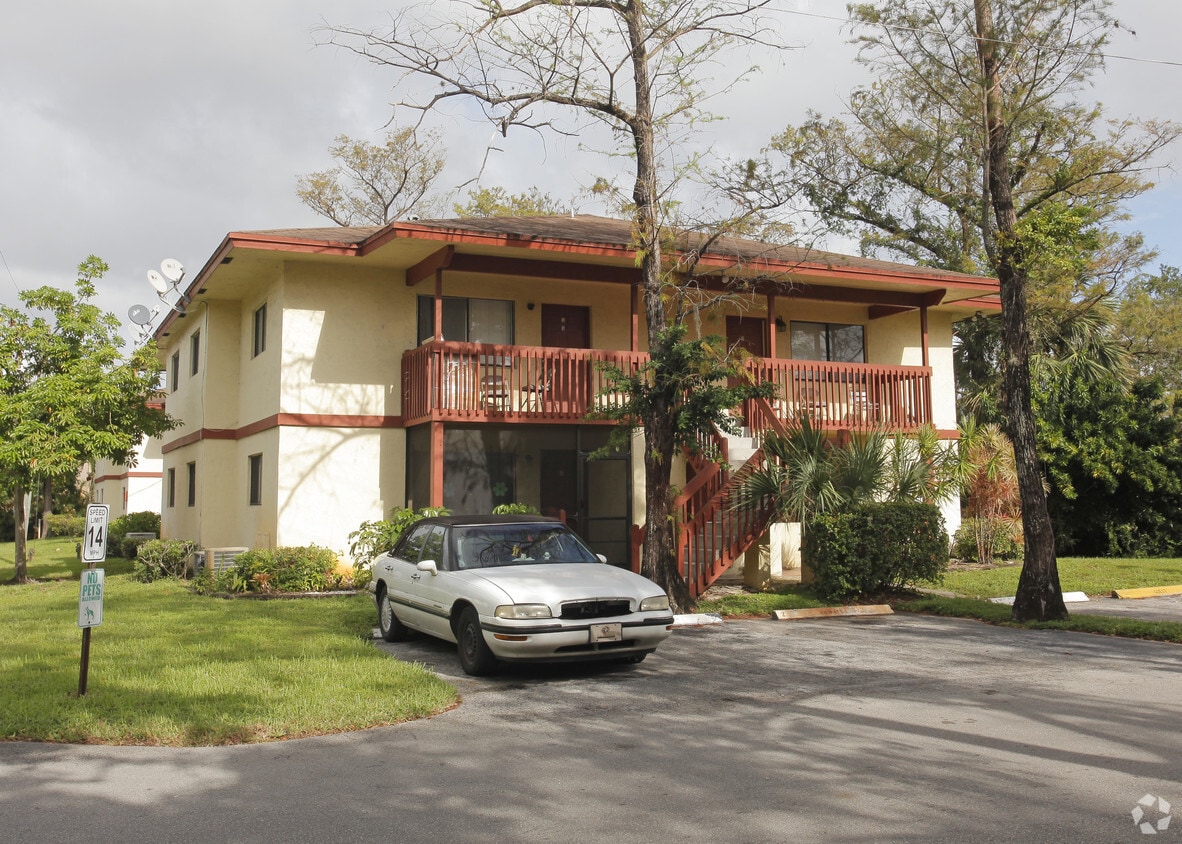 Primary Photo - Hidden Forest Condominium