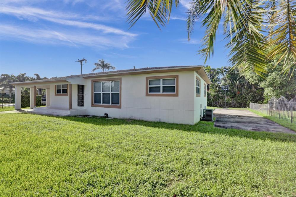 Primary Photo - 4 bedroom in North Miami FL 33161