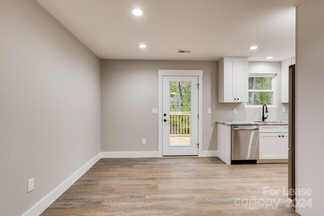 Building Photo - 705 Berkshire Dr