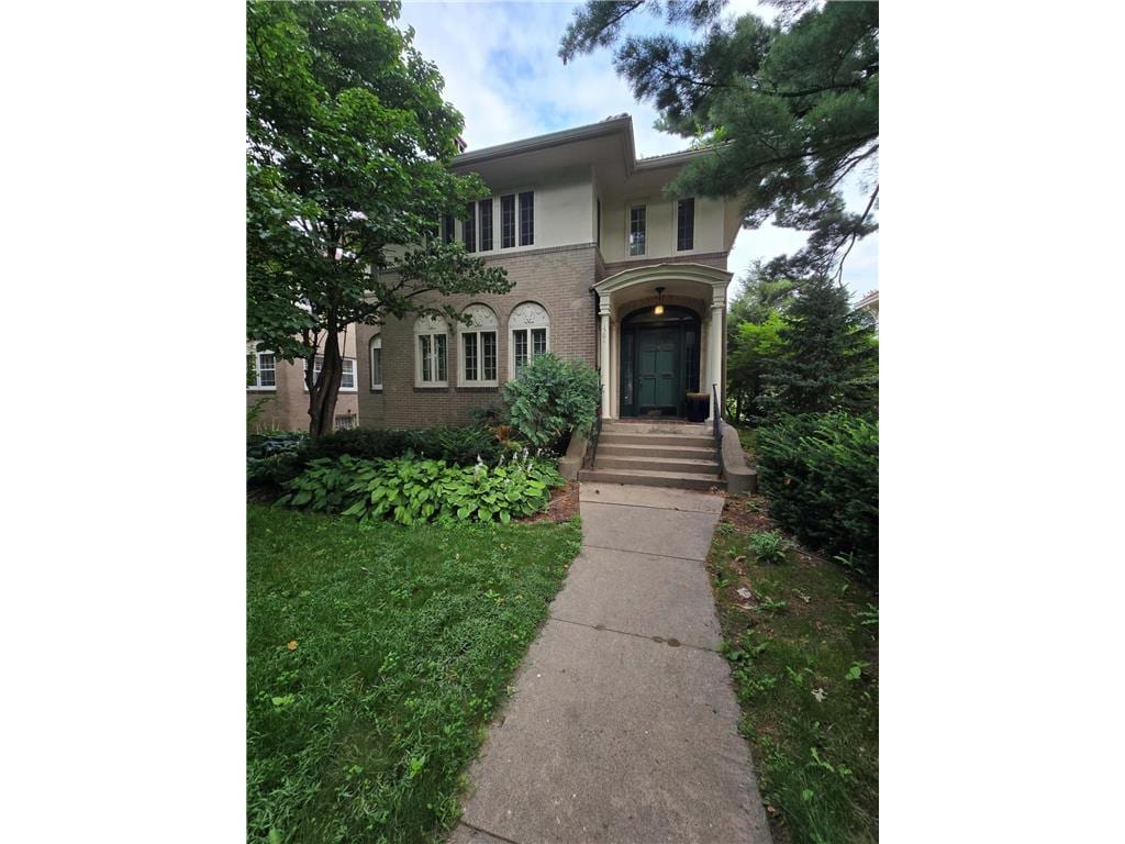 Foto principal - 1501 Summit Ave
