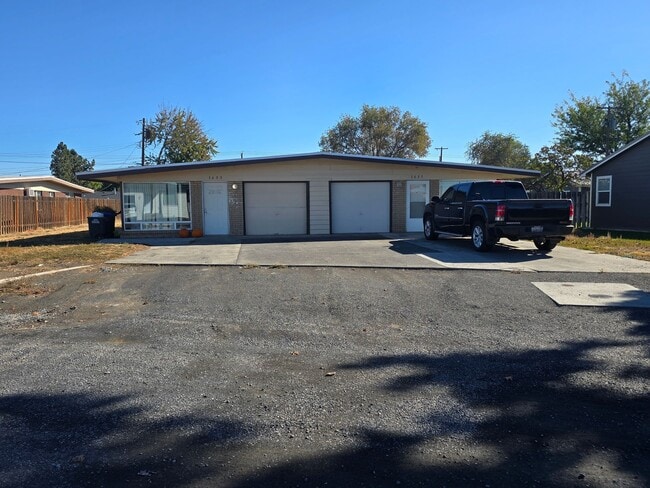 Building Photo - 1629 Pheasant St