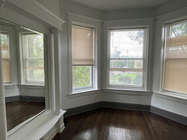Foto del edificio - 3044 W Jackson Blvd