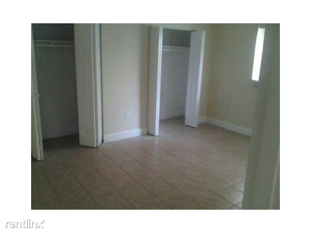 Foto del edificio - 2185 NE 169th St