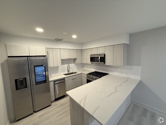 Renovated Kitchen - 505 W Melrose St