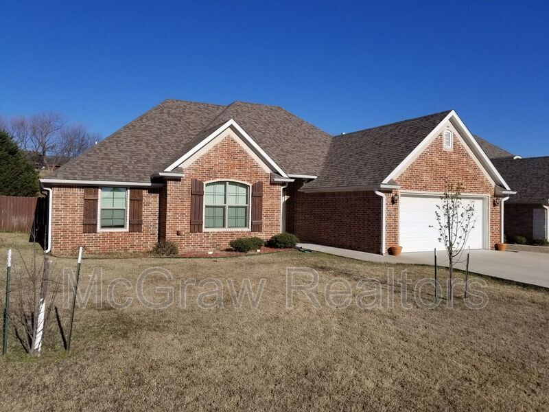 1413 Magnolia Dr, Ada, OK 74820 House for Rent in Ada, OK