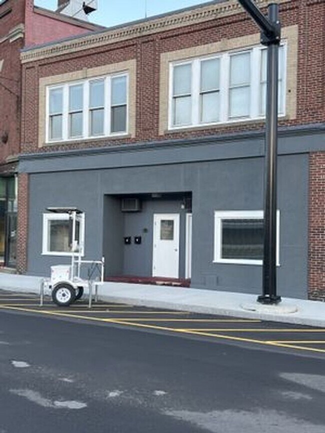 Building Photo - 205-209 Main Street