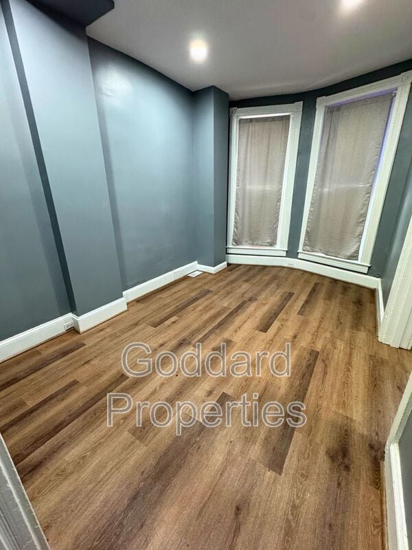 Building Photo - 1313 E North Ave