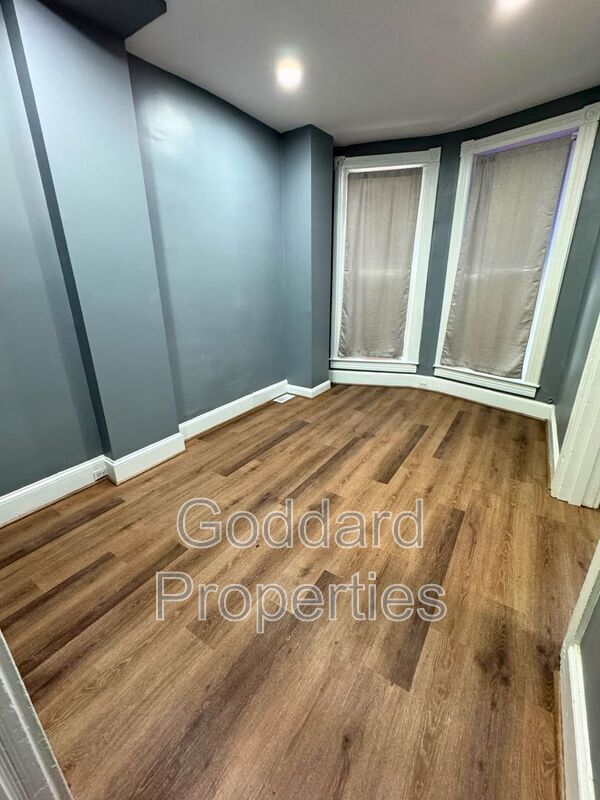 Foto del edificio - 1313 E North Ave