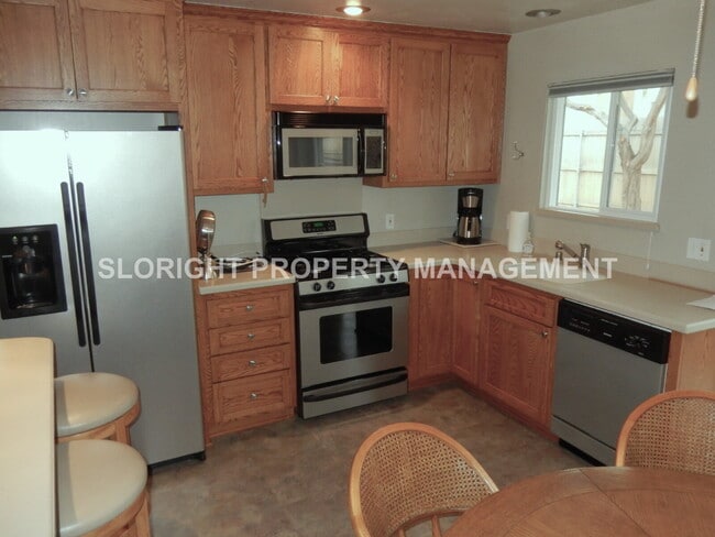 Building Photo - AVAILABLE LATE MAY - Pismo Beach Duplex - Back Unit