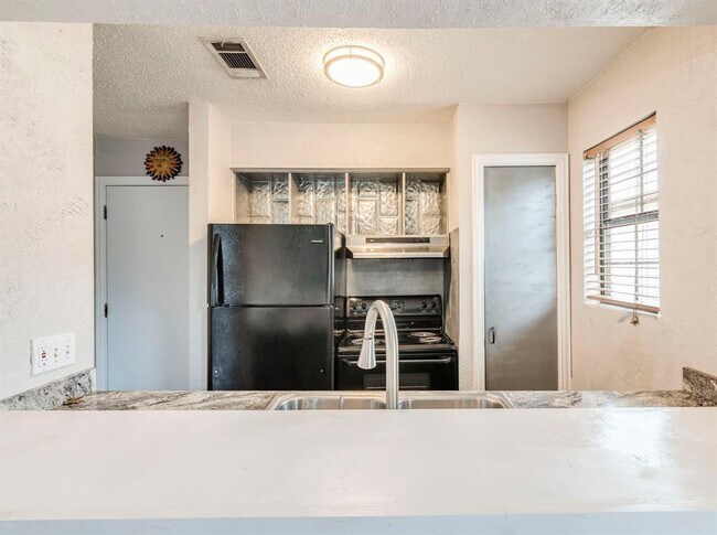 Foto del edificio - 516 S Park Dr