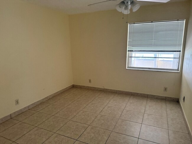 Foto del edificio - 390 Burgundy I