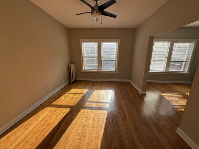 Building Photo - 838 E 53rd St