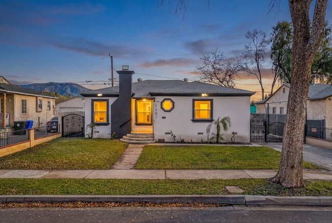 Photo - 1667 Valencia Ave House