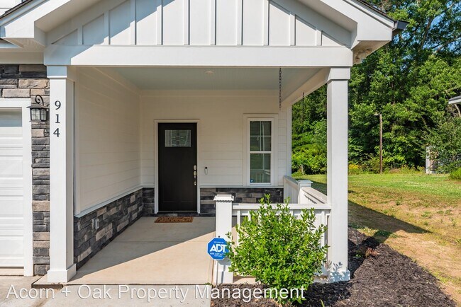 Building Photo - 3 br, 2.5 bath House - 914 Red Oak Ave