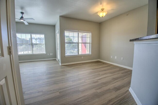 Building Photo - 2320 Gracy Farms Ln