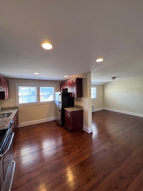 Cocina - 786 Farmington Ave