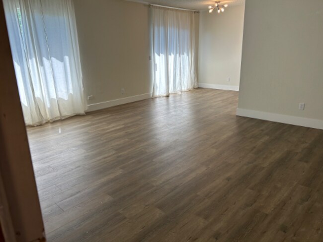 Building Photo - 680 Saginaw St