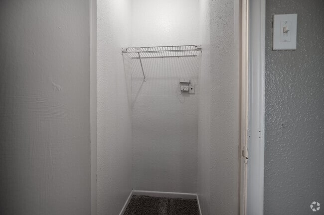 1HAB, 1BA - 577 ft² - Ashford Costa Perla