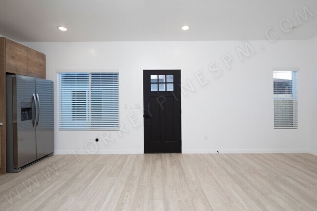 Foto del edificio - *OPEN HOUSE: 5/24 10:00AM-12:30PM* NEW 2 B...