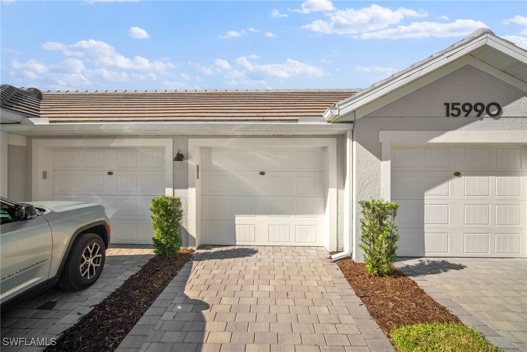 Primary Photo - 15990 Grassland Ln