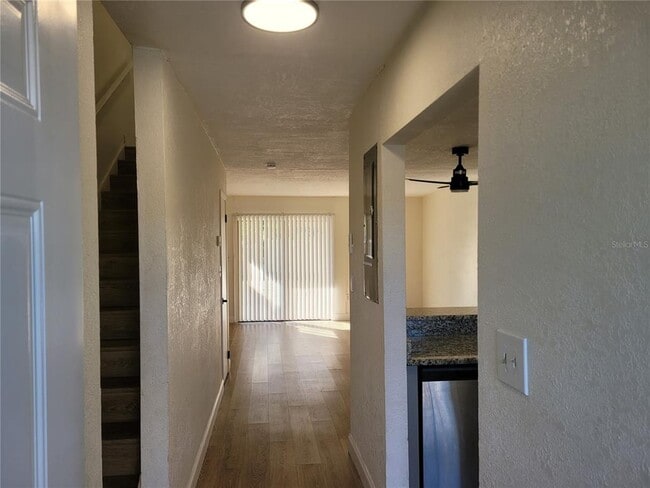 Foto del edificio - 1236 Dovehill Dr