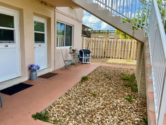 Foto del edificio - 2909 Middle River Dr