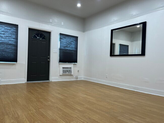 Foto del edificio - Hollywood Multifamily