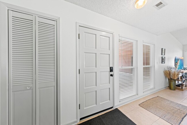 Building Photo - 3 Bedroom in the Heart of Niceville!