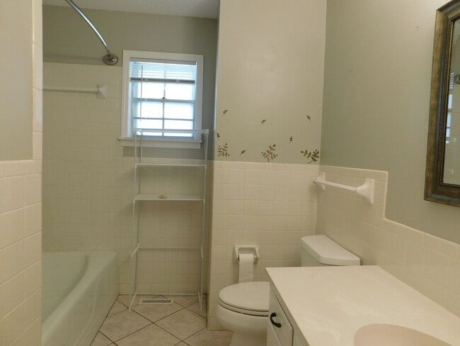 Building Photo - 7800 Meadow Dr