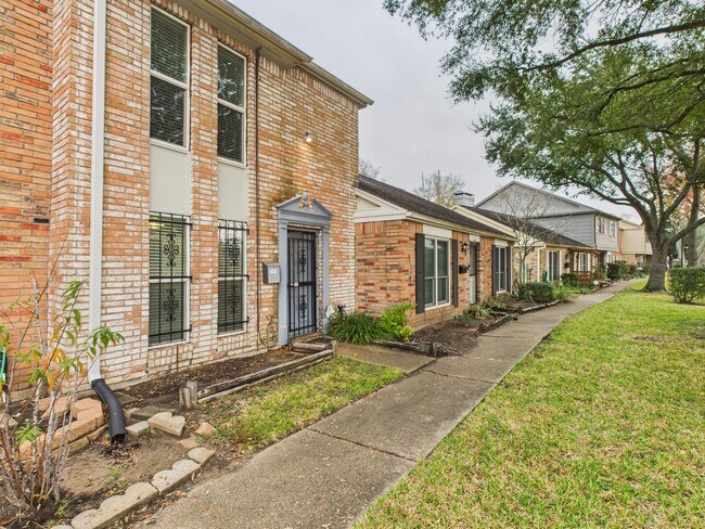 Foto del edificio - 6416 Bankside Dr