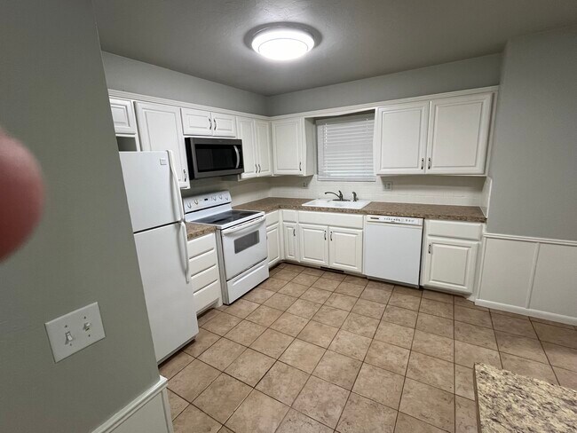 Building Photo - 1213 Washington St