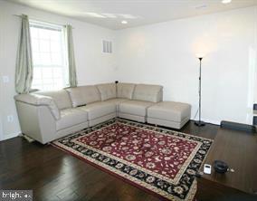 Foto del edificio - 23501 BUCKLAND FARM Ter
