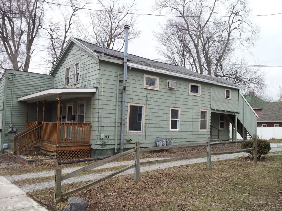 254 Cross St, Adrian, MI 49221 Condo for Rent in Adrian, MI