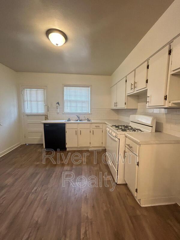 Photo - 3570 Poplar Ave House