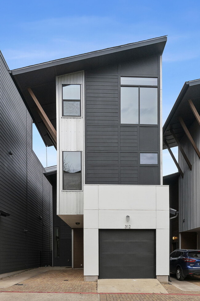 Building Photo - 312 Ashley Dawn Ln