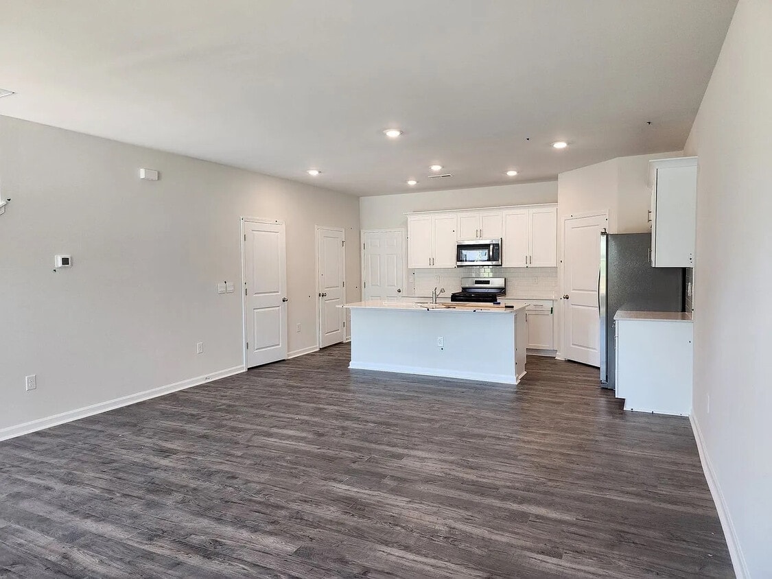 Primary Photo - Room in Townhome on Old Battle Bridge Rd