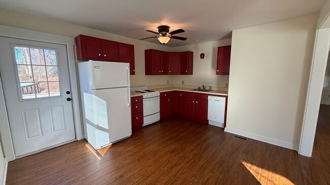 Photo - Enjoy the Calm of Country Living without Feeling too Far Away – Bishop, GA House