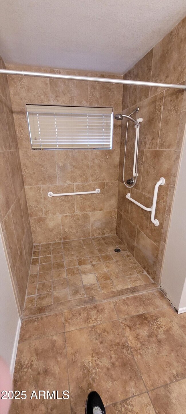 Foto del edificio - 5610 E Elmwood St