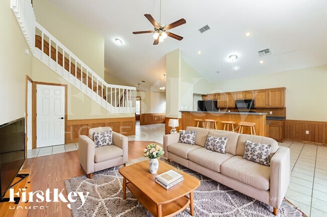 Foto del edificio - 870 Stone Chapel Ct