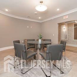 Foto del edificio - 175 Quincy Ct
