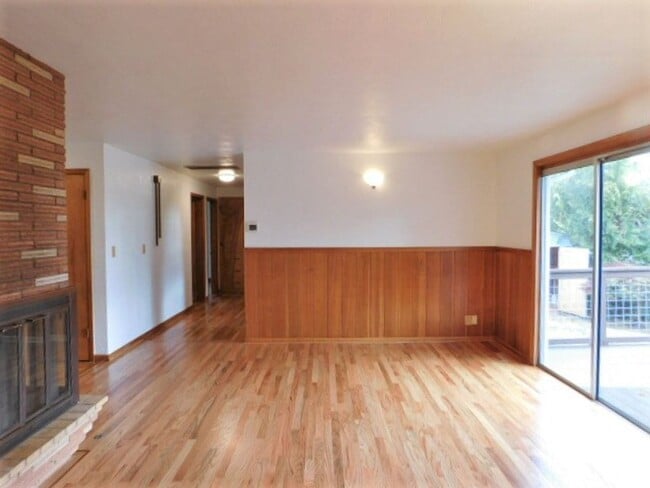 Foto del edificio - 3Bd/1.5Ba Single Story House - Available S...