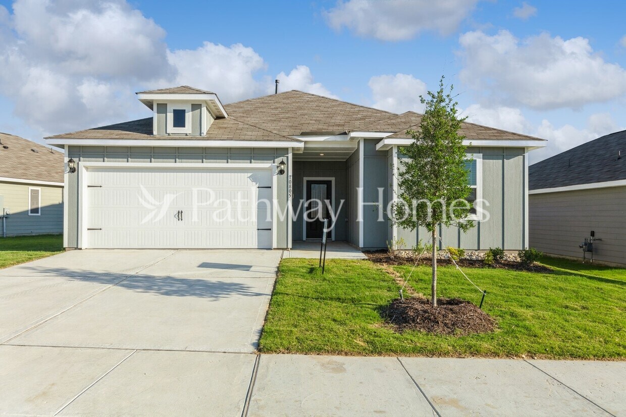 Foto principal - 10805 Copper Hills Ln