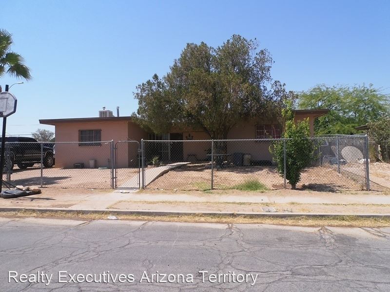 2928 E Proctor Vis, Tucson, AZ 85713