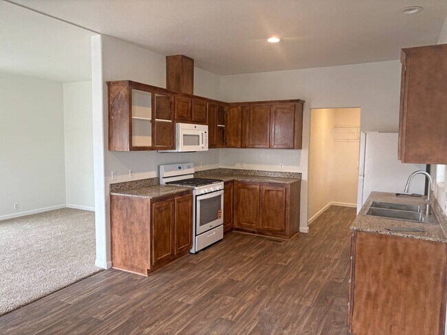 Foto del edificio - 220 S Elk St