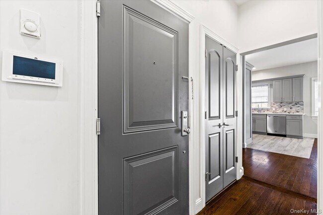 Foto del edificio - 745 E 136th St