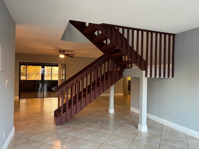 Building Photo - 5184 Jog Ln